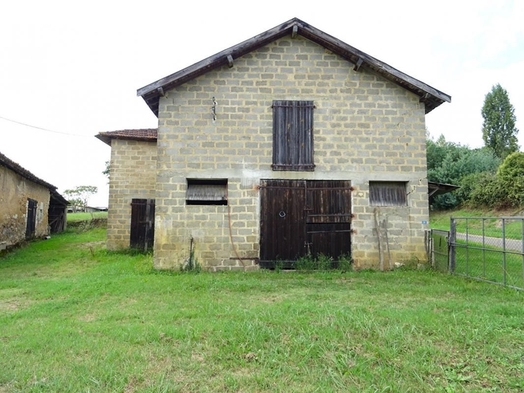 SAINTE-COLOMBE Landes 40700 Sainte-Colombe, corps de ferme avec 21ha 50a de terres 2