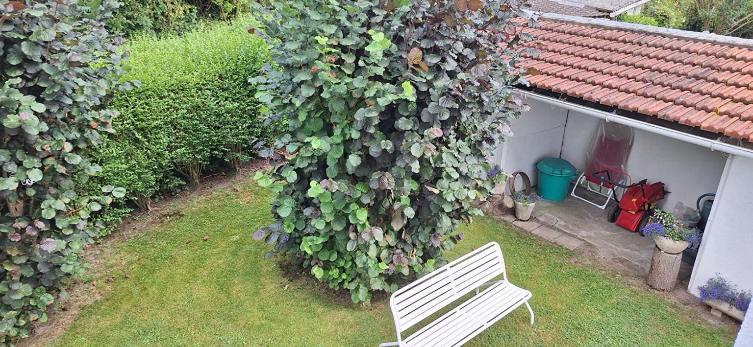 LA VERRIERE Maison La Verrière 4 pièces 84 m² avec jardin 3