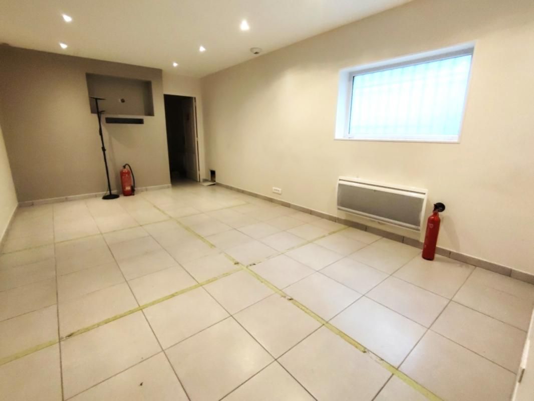 BONNEVAL Local commercial de 45 m2 à BONNEVAL 2