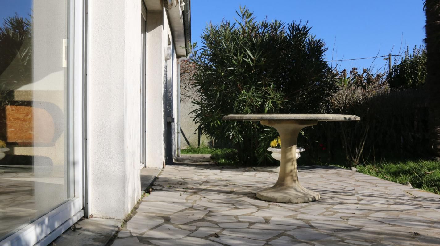 MEDIS Maison 104 m² de 1980 233200 NEGOCIABLE 3