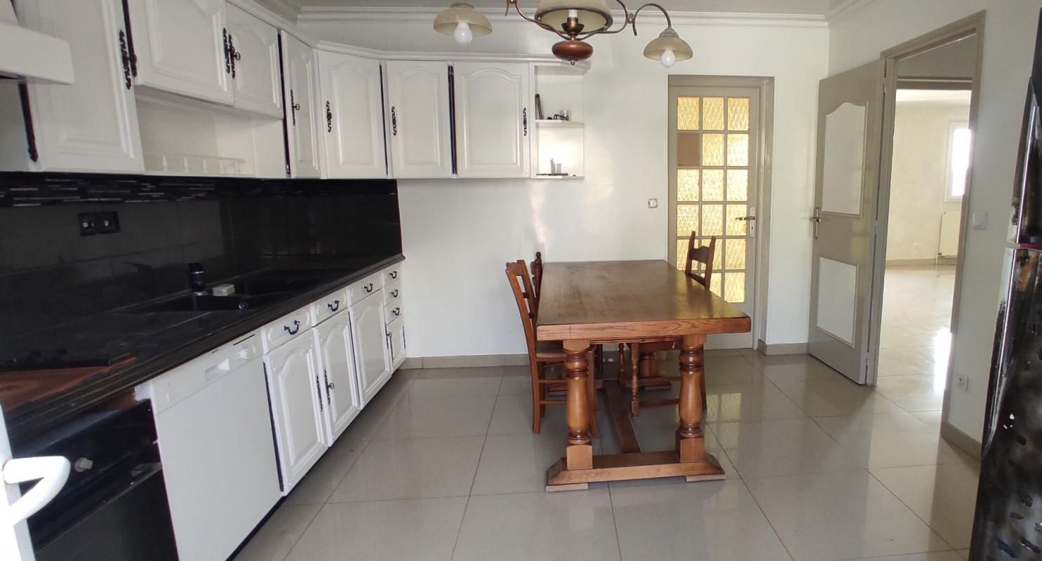 QUINCY-SOUS-SENART Maison Quincy Sous Sénart 7 pièces 158 m2 2