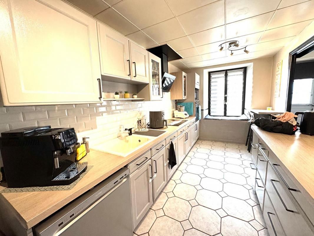 CREPY-EN-VALOIS Maison 5 pièce(s) 121 m2   264 000 4