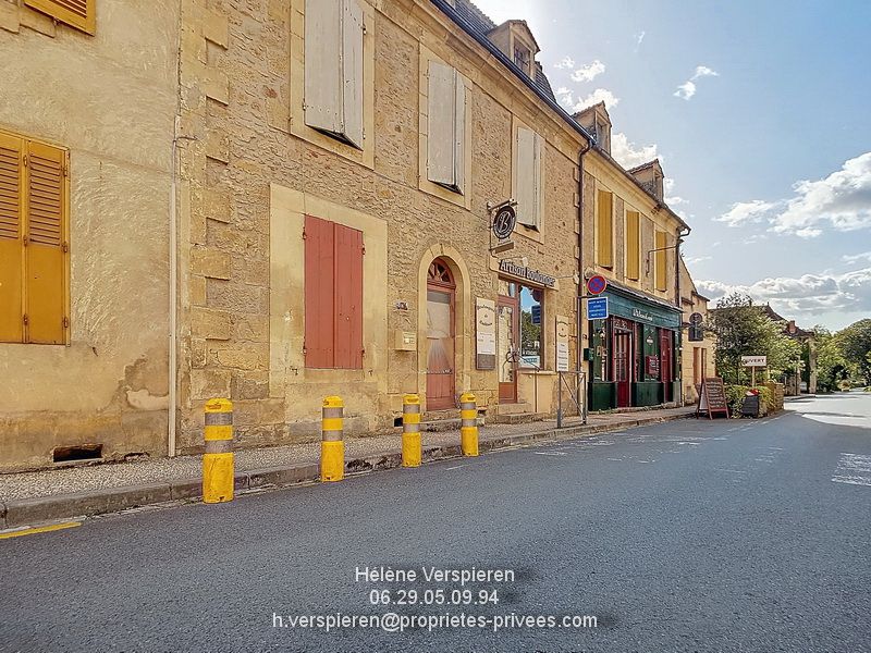 LE BUISSON-DE-CADOUIN Maison  8 pièce(s) 254 m2 avec  dépendance 2