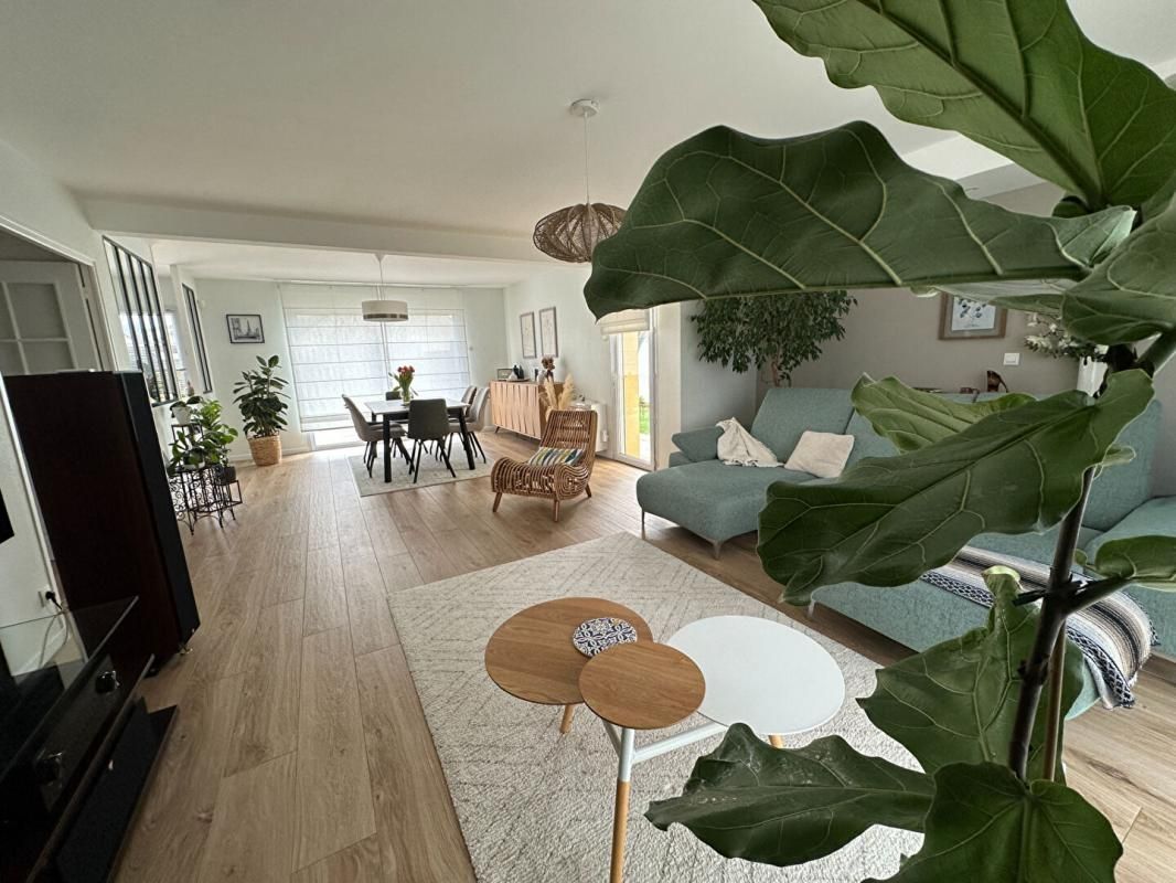 ABBARETZ Maison 44980 8 pièce(s) 200 m2 2
