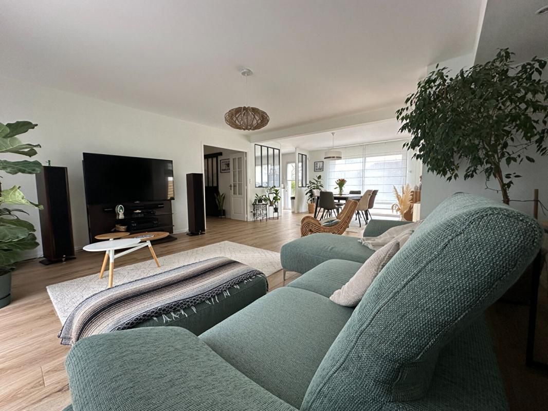 ABBARETZ Maison 44980 8 pièce(s) 200 m2 3