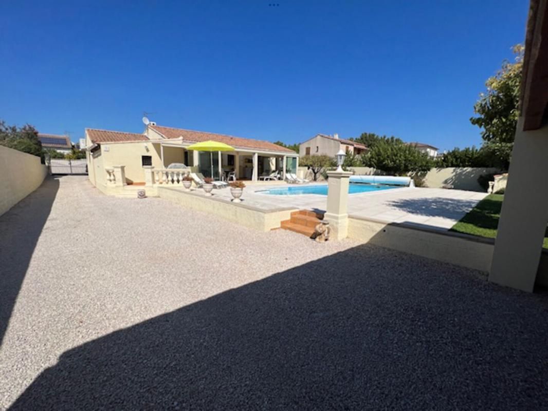 MOURIES Maison de Plain-pied sur 1000 m2 de terrain 2