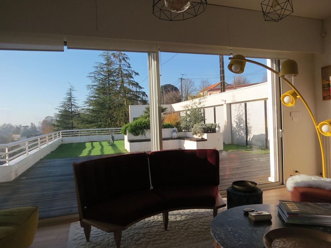 FONTENAY-LE-COMTE Surprenante villa d'architecture innovante 4