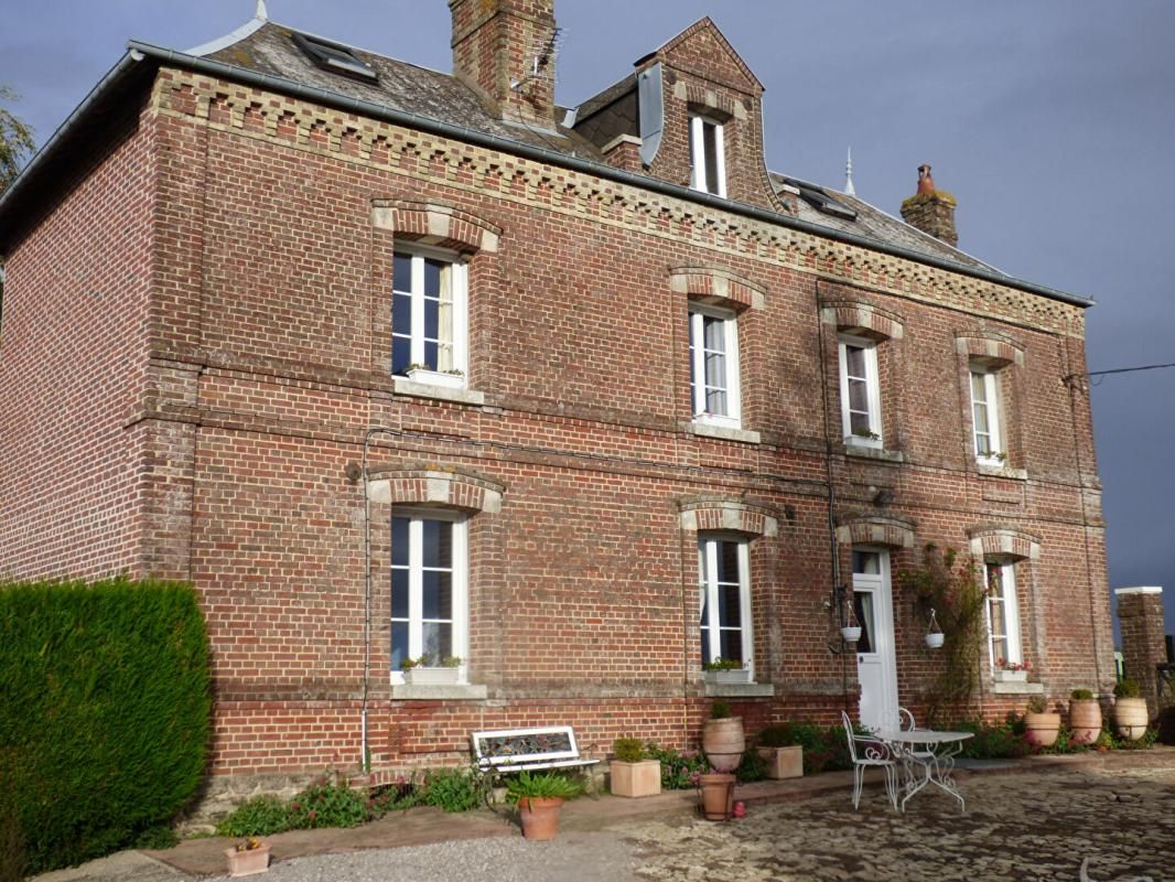 Corps de ferme équestre maison bourgeoise proche de Forges Les Eaux 10 pièce(s) 4,5 hectares