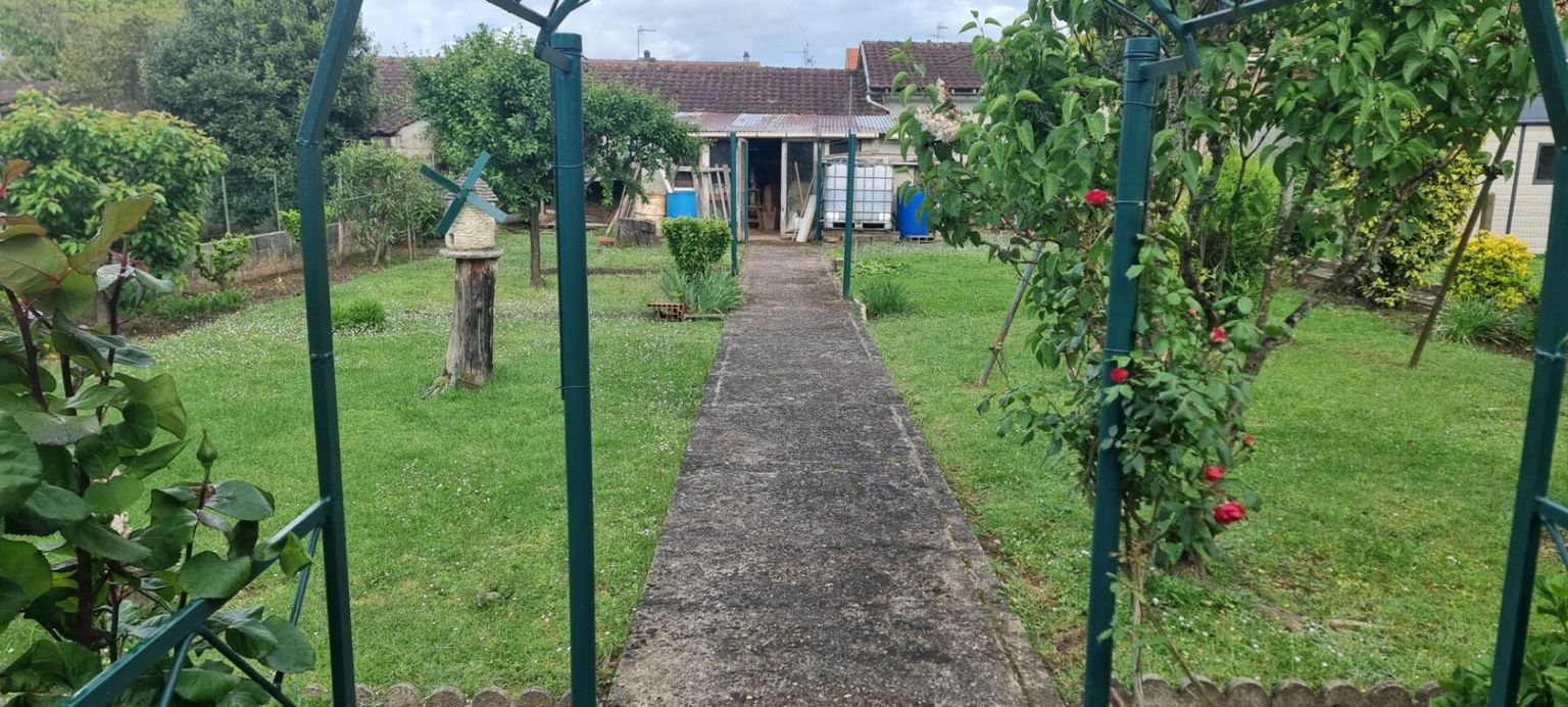 PERIGUEUX Proche PERIGUEUX. Viager occupé d'une maison de 130m2 sur une personne de 84 ans 4