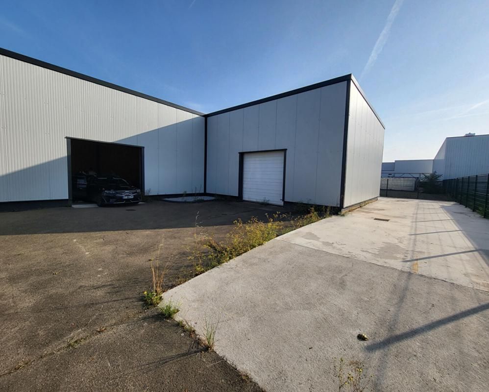 SABLE-SUR-SARTHE SABLE SUR SARTHE - Entrepôt / local industriel 300 m² 3