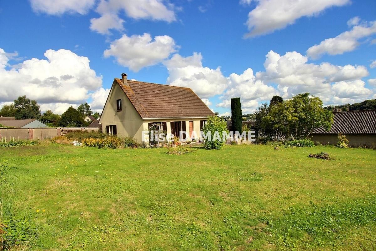 MONTIVILLIERS CENTRE - Maison avec bâtiments sur parcelle de 2466m²
