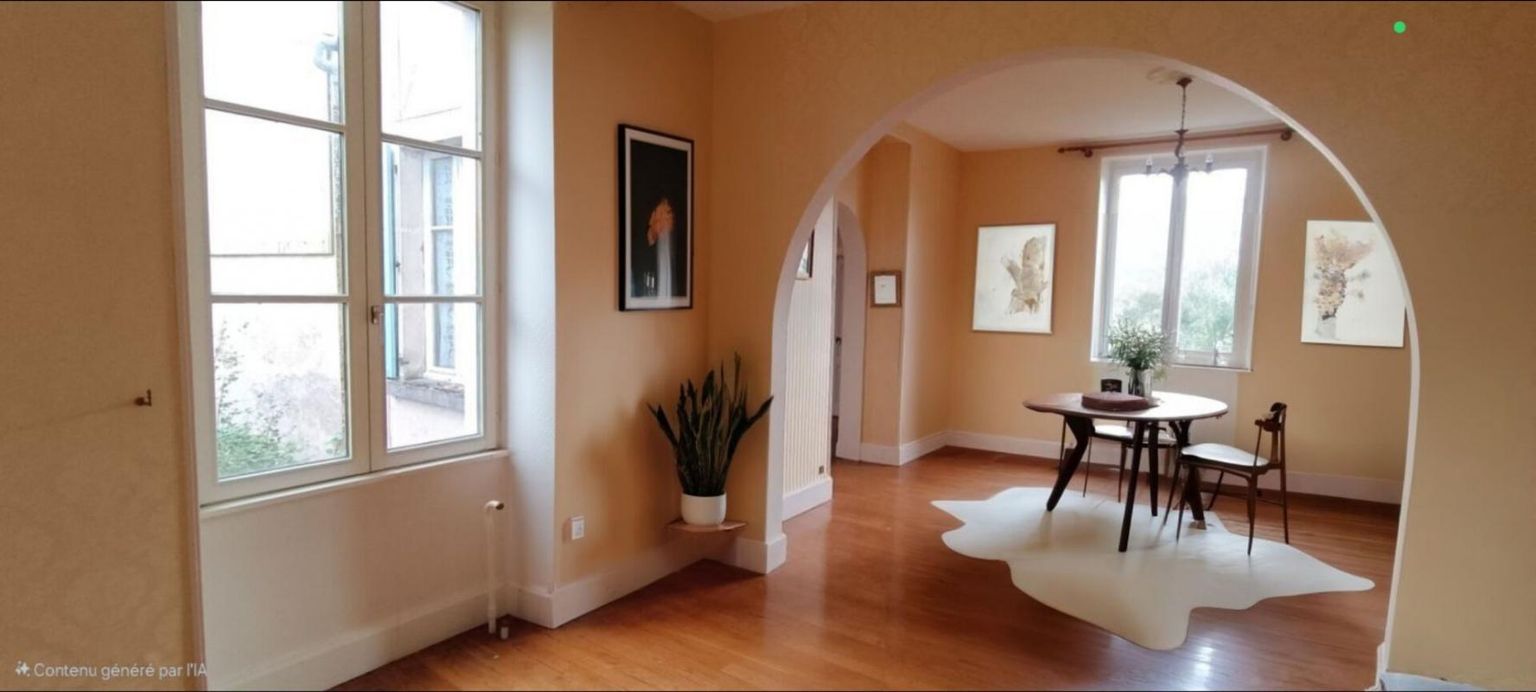 LUXEUIL-LES-BAINS Maison bourgeoise 150 m2 / 4 chambres 4
