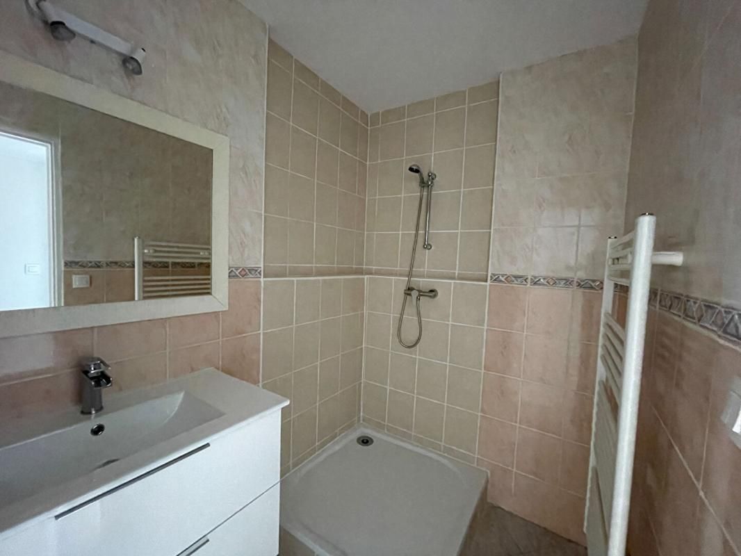 LE PONTET Appartement Le Pontet 5 pièce(s) 84m2 109 000 4