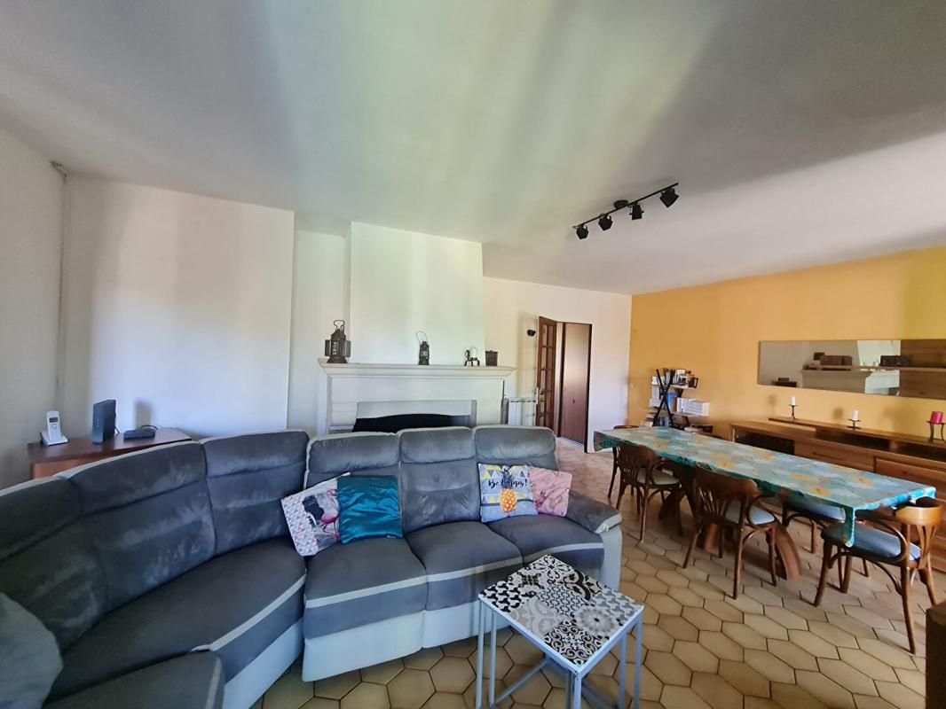 PUYBRUN Puybrun (46) - Maison 6 pièce(s) 140 m2 avec piscine sur terrain de 1350m² 2