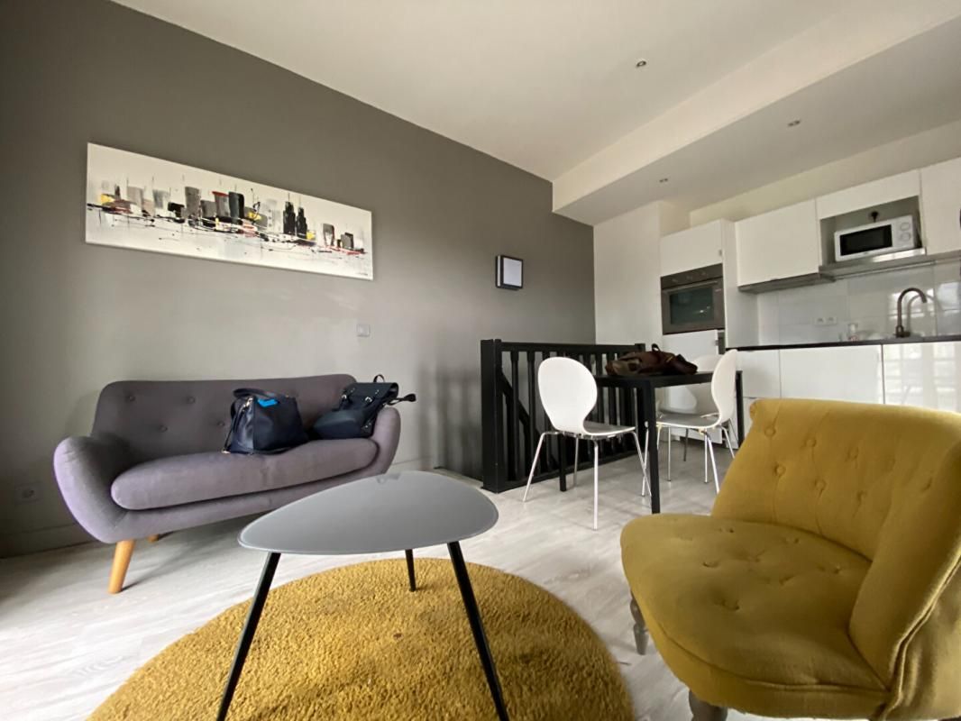 BORDEAUX Porte de Bourgogne, 2P duplex 2