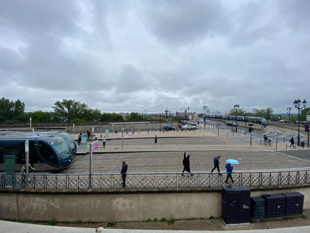 BORDEAUX Porte de Bourgogne, 2P duplex 3