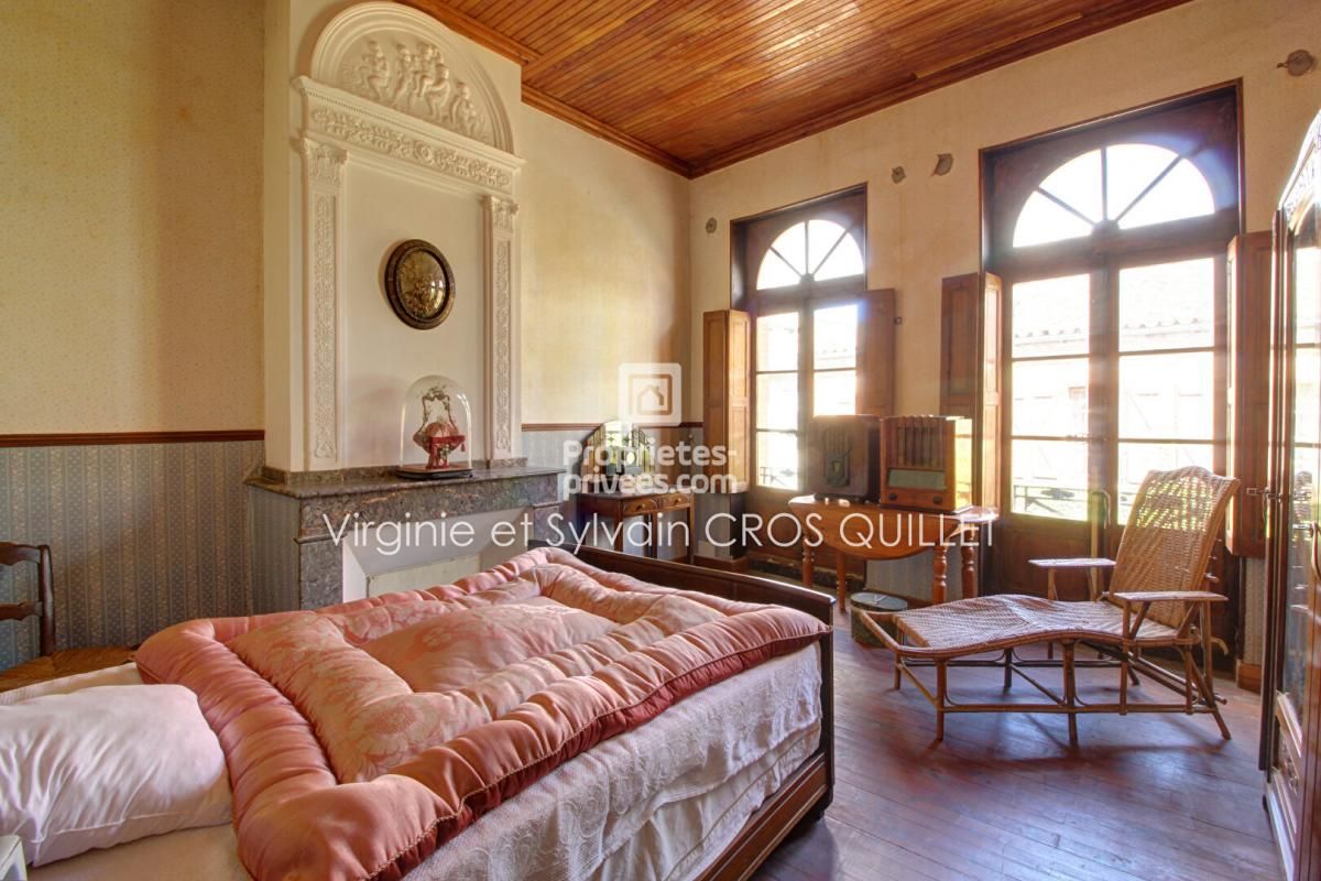 Maison Bourg Saint Bernard 210 m2 AVEC PATIO CENTRAL