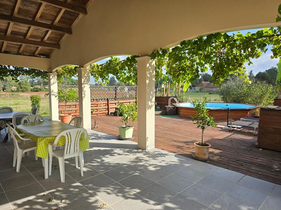 Maison traditionnelle de plain pied, type 6, sur un terrain plat et clos de 3296 m²