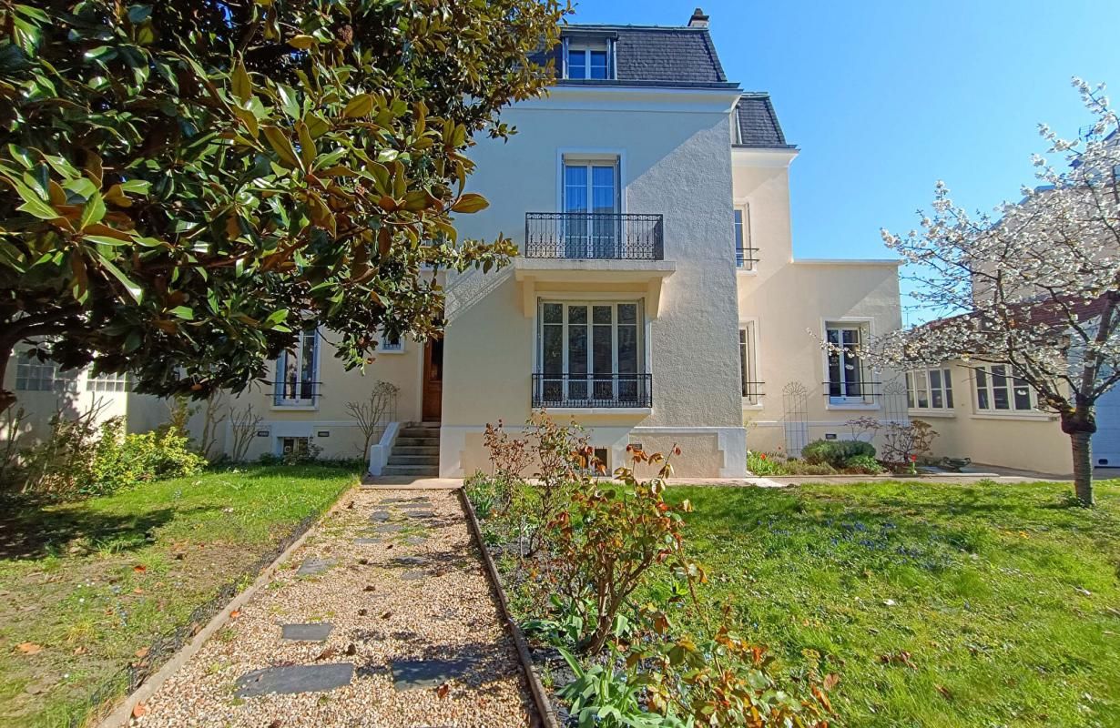 Maison Familiale 10 pièces 240m² NEUILLY-PLAISANCE (93360)