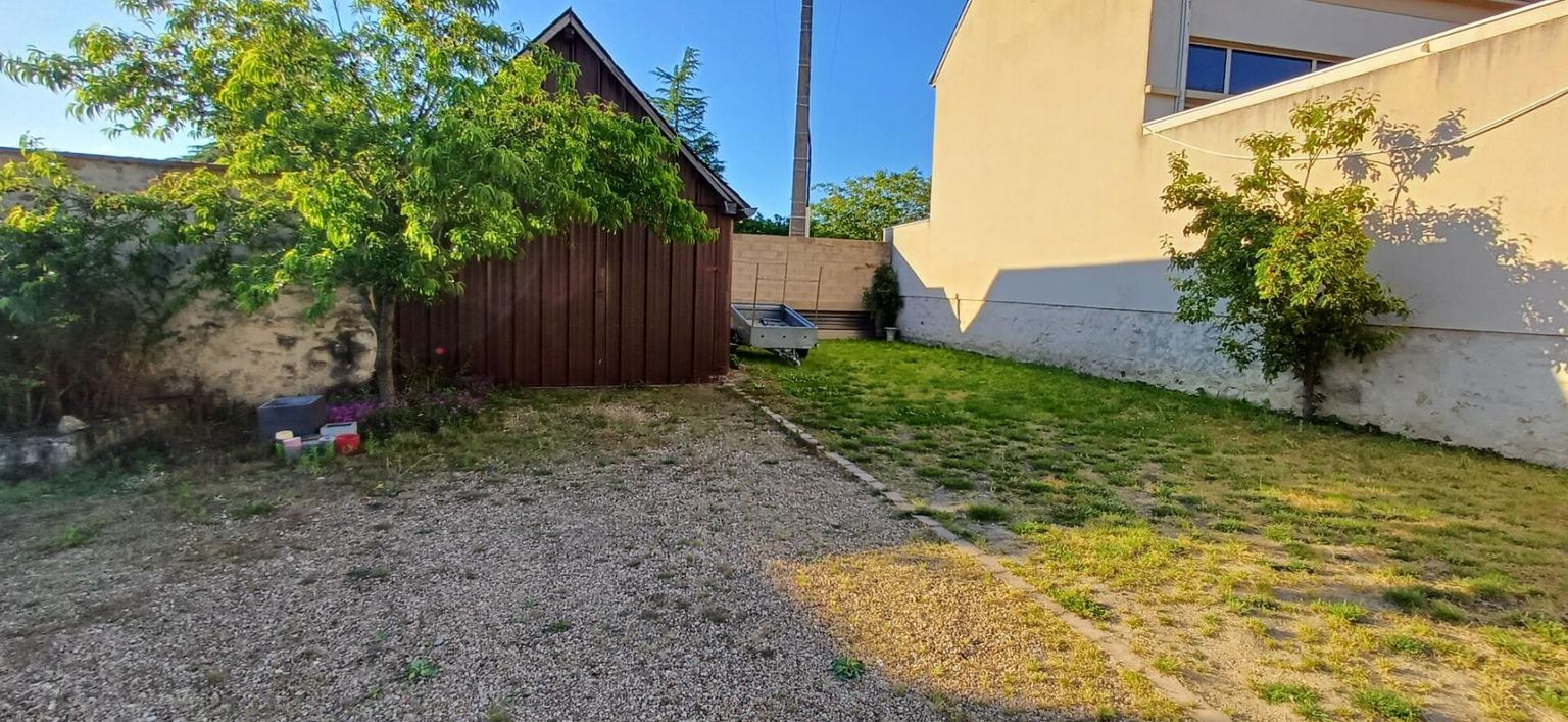 Terrain constructible 285m² avec garage