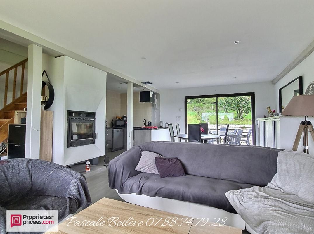 VERNOIL-LE-FOURRIER Maison 4 chambres avec vie de PLAIN-PIED + terrain de 6 800 m² à la lisière des bois 2
