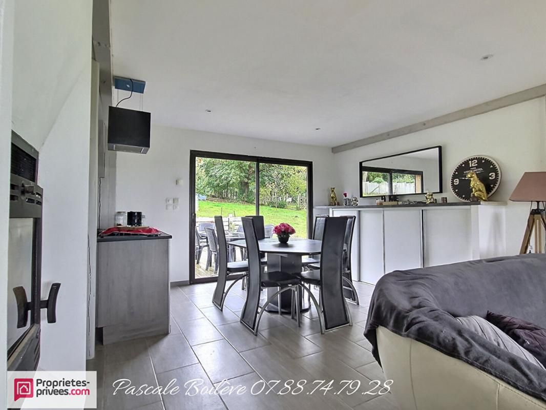 VERNOIL-LE-FOURRIER Maison 4 chambres avec vie de PLAIN-PIED + terrain de 6 800 m² à la lisière des bois 4