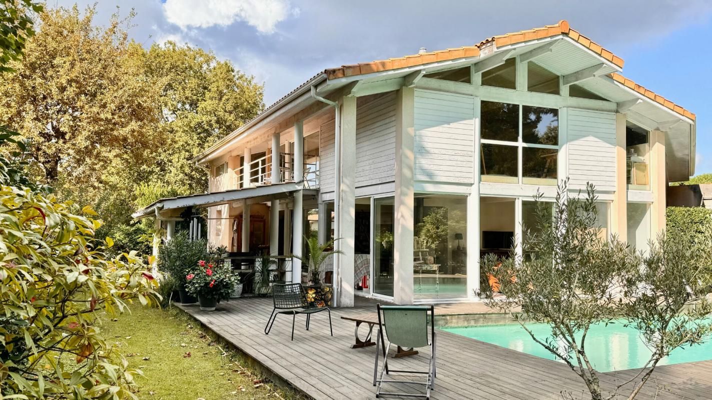 ANDERNOS-LES-BAINS Grande villa d'architecte avec piscine 3