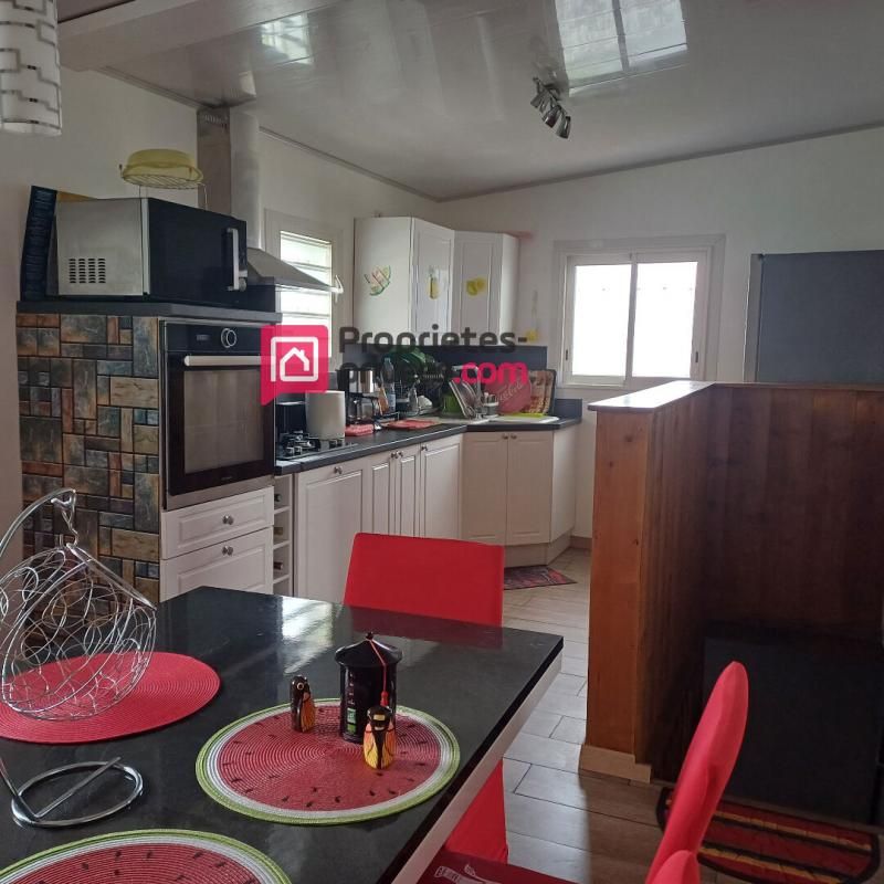 LE TAMPON beau chalet en triplex remarquable 3