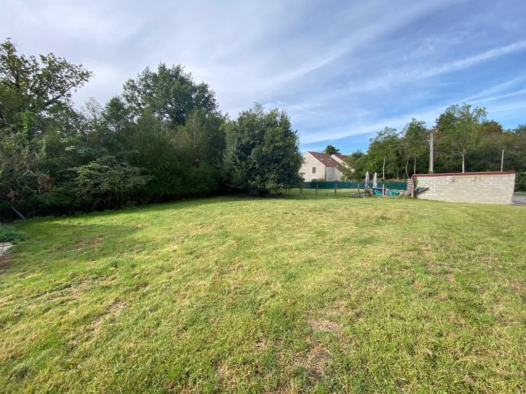 REBAIS Terrain constructible, viabilisé de 828 M2 4
