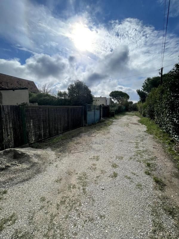 CARPENTRAS Terrain plat à bâtir 220 m2 libre constructeur 4