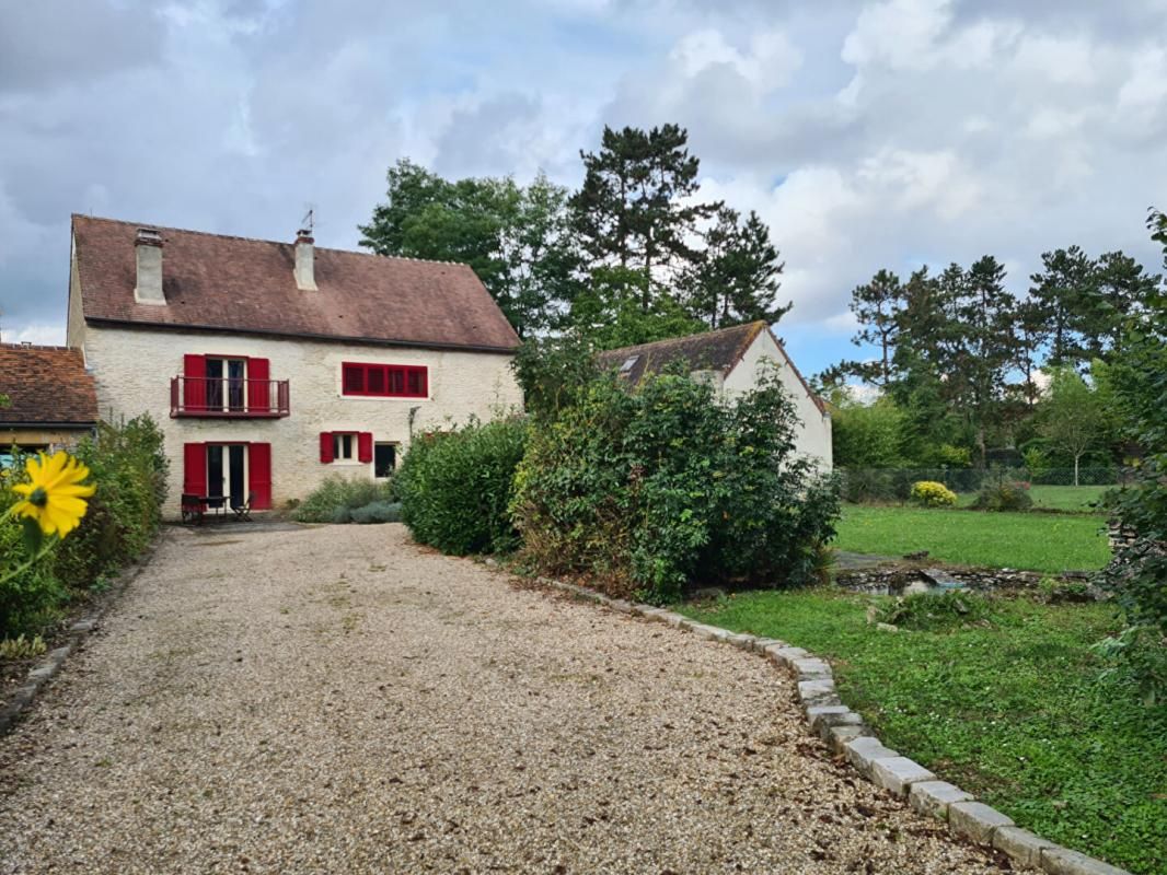 VAUX-SUR-EURE Vaux Sur Eure - Propriété de 1848 en pierres de 180 m2 - garage et bâtiments - sur 2.000 m2 de terrain - Environnement calme - Prix : 518.000 2