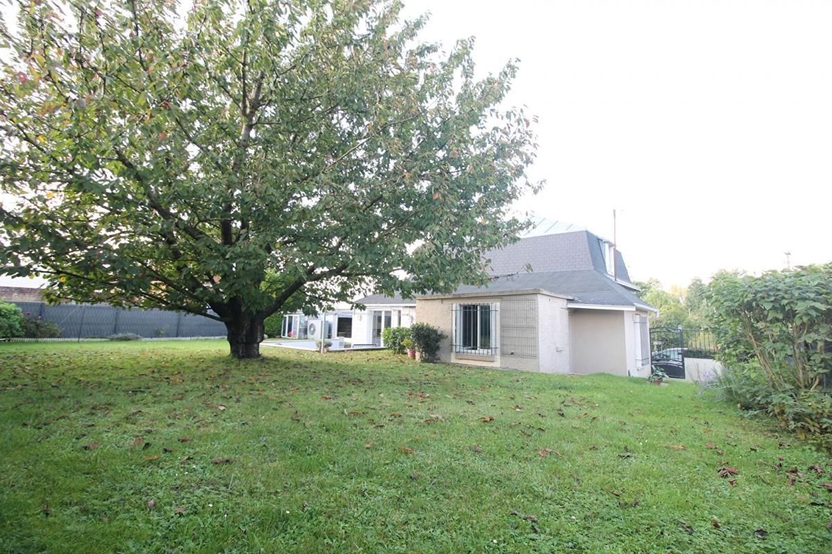 Maison Ruyaulcourt 9 pièce(s) 160 m2