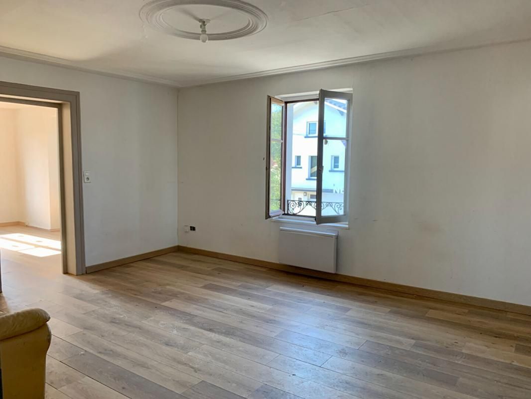 Vaste Triplex à rénover entièrement !
