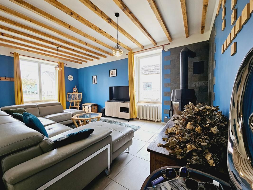 LEVET MAISON RÉNOVÉE 8 PIECES 211M² JARDIN GARAGE 2