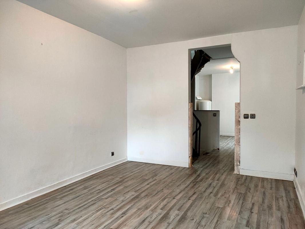 CREON APPARTEMENT 40 M² -  3 PIECES - CENTRE BOURG 2