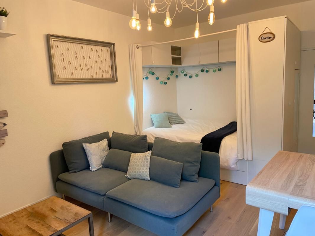 VANNES Charmant appartement de 31 M2, jardin et cave. Emplacement premium à deux pas du Port de Vannes et de l'hypercentre. Vendu entièrement meublé, avec locataire en place. VANNES CENTRE 2