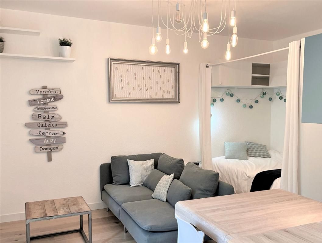 VANNES Charmant appartement de 31 M2, jardin et cave. Emplacement premium à deux pas du Port de Vannes et de l'hypercentre. Vendu entièrement meublé, avec locataire en place. VANNES CENTRE 4