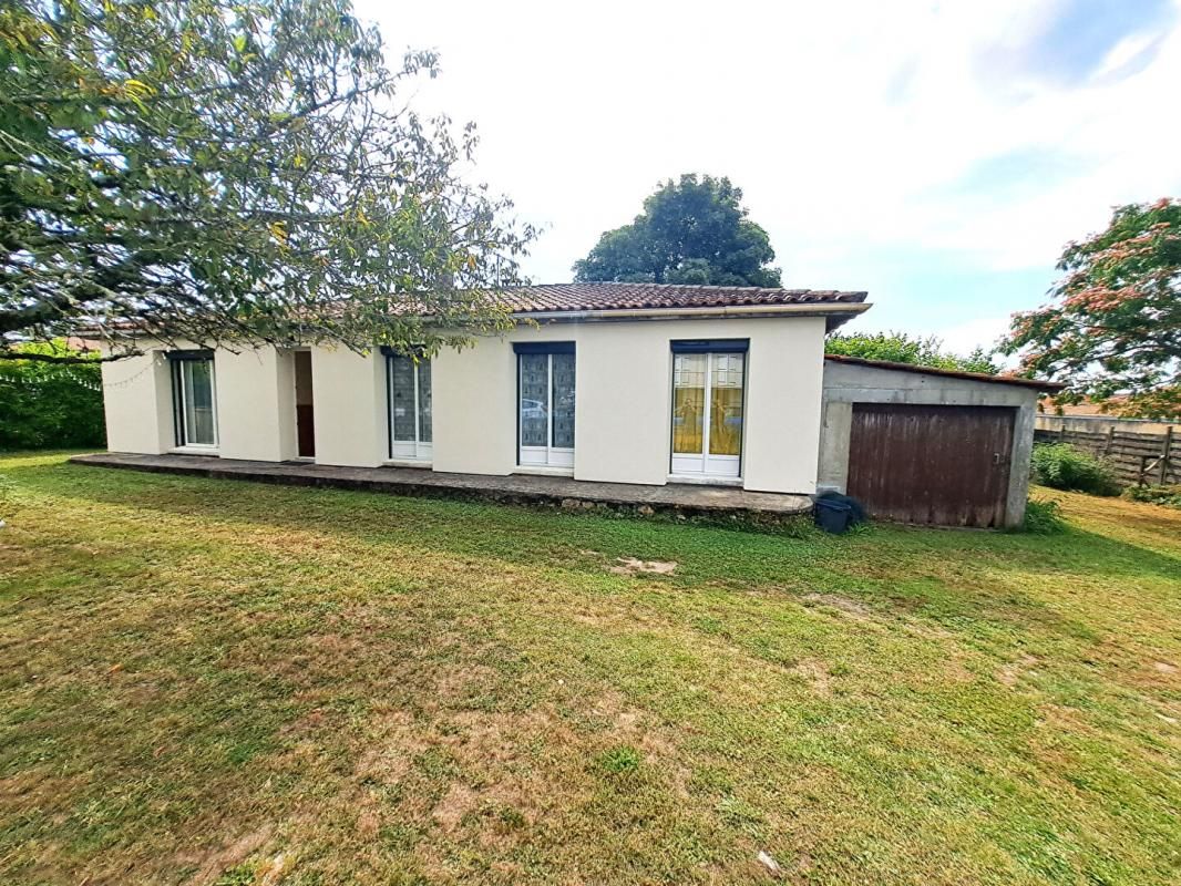Maison de plain pied 110m2 - 4 chambres à Montignac Charente