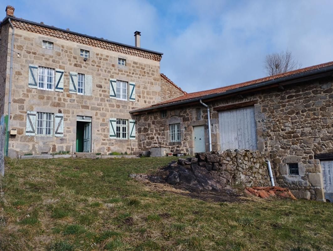 LA VERSANNE LA VERSANNE 42220 corps de ferme 112 m² habitables, dépendances sur 5700m² de terrain 3