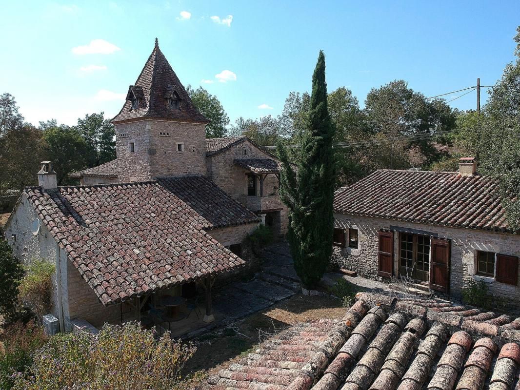 LALBENQUE Maison de caractère du XVIIème avec gite et piscine 3