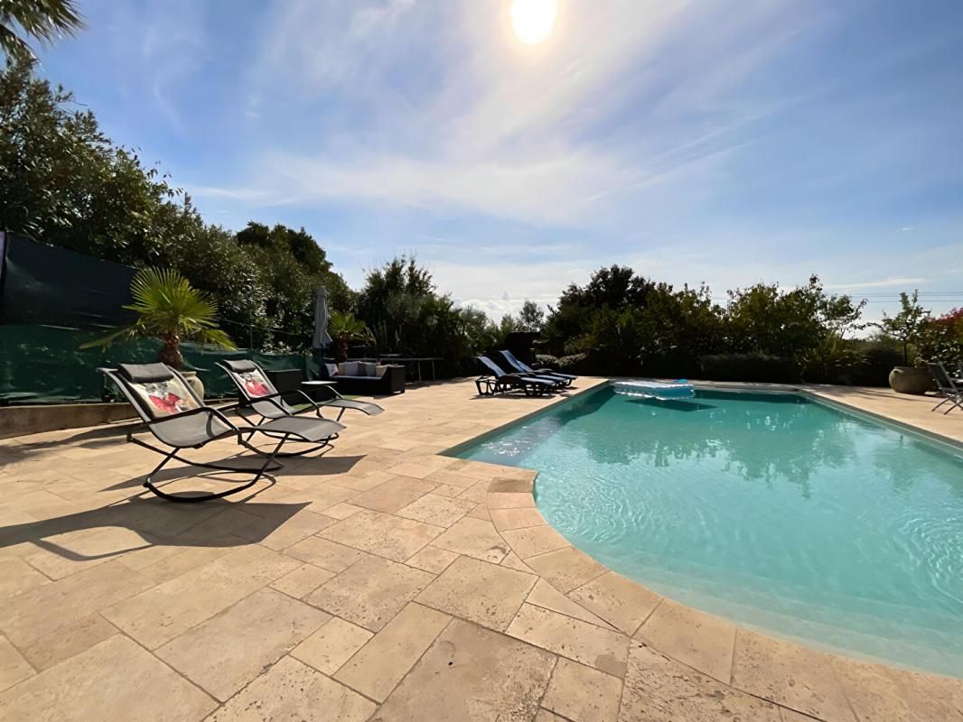 DRAGUIGNAN MAGNIFIQUE VILLA FAMILIALE AVEC PISCINE EN PROVENCE 2