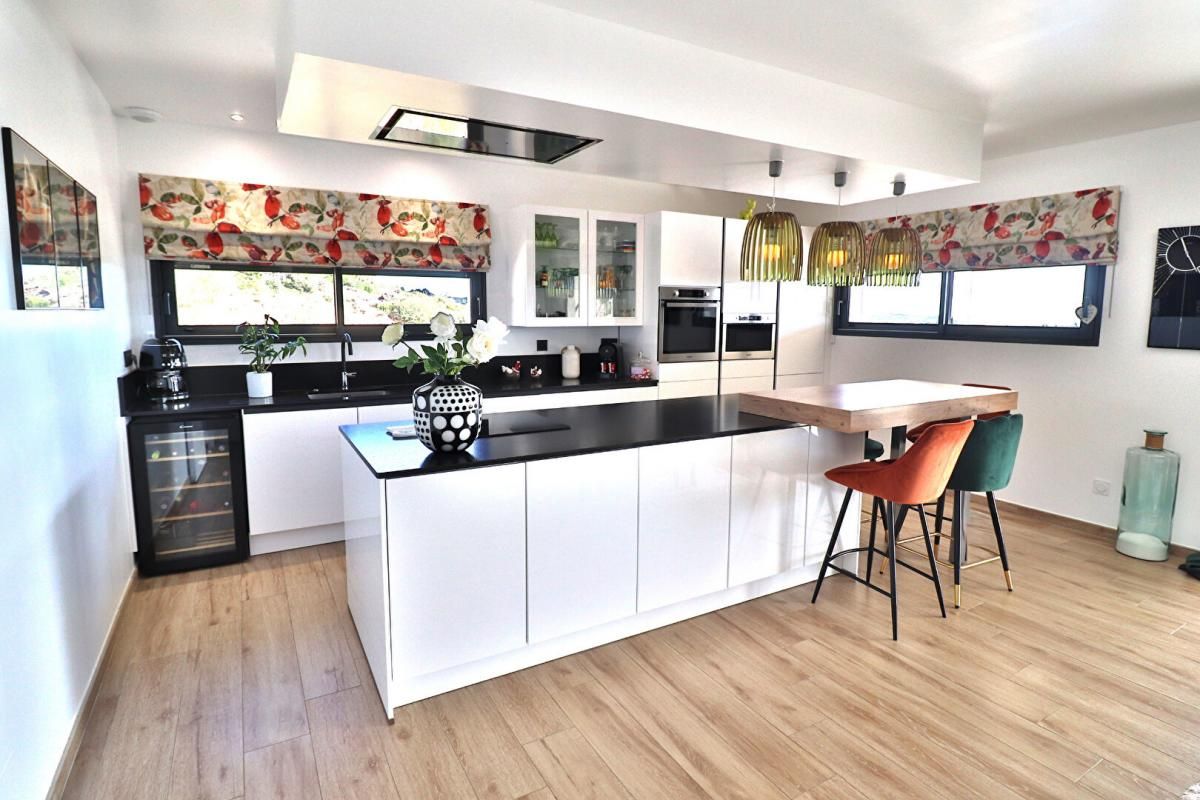 LEUCATE Villa contemporaine 5 pièce(s) 150 m2 sur un terrain de 980m² avec piscine 4