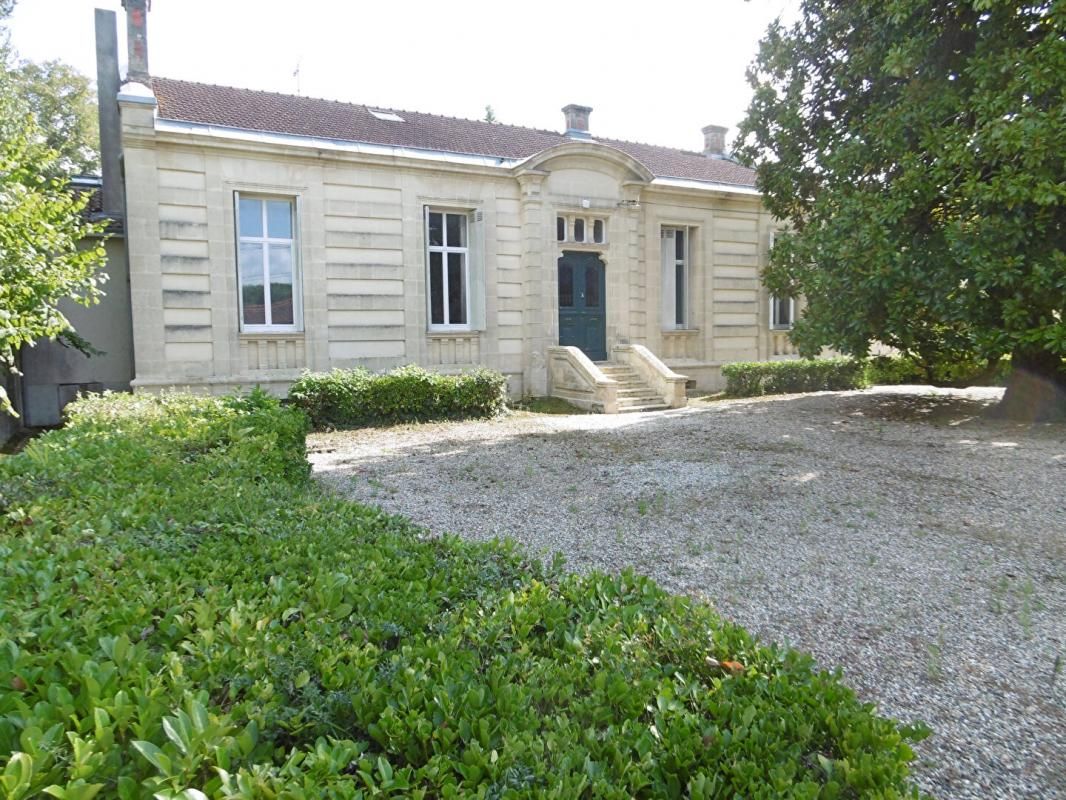 LANGON Maison de maître 8 pièces 229 m2 3