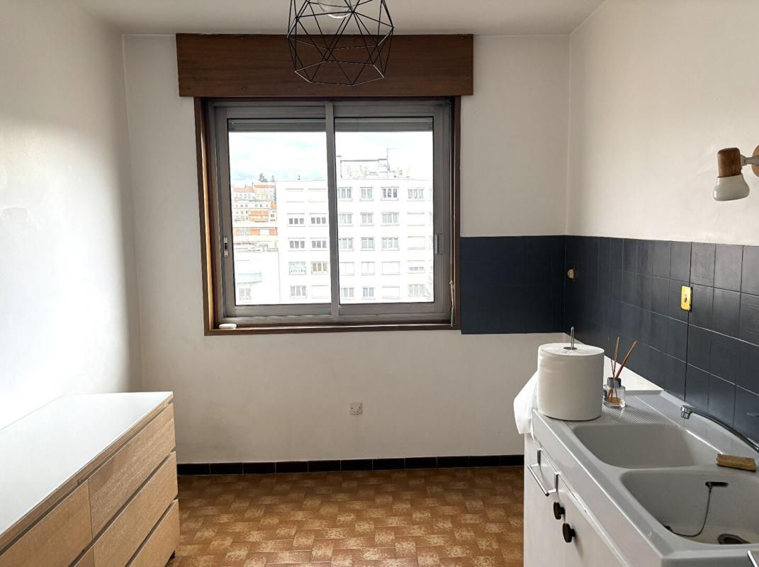 SAINT-ETIENNE Saint Etienne 42100 Appartement 46.89m² une chambre 3