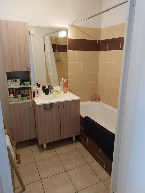 LA RIVIERE-SAINT-SAUVEUR Appartement 3 pièce(s) 53 m2 3
