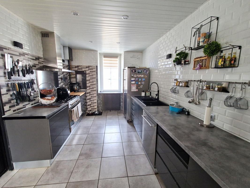 LANMEUR Maison Lanmeur 110 m2 atelier garage et dépendance 3