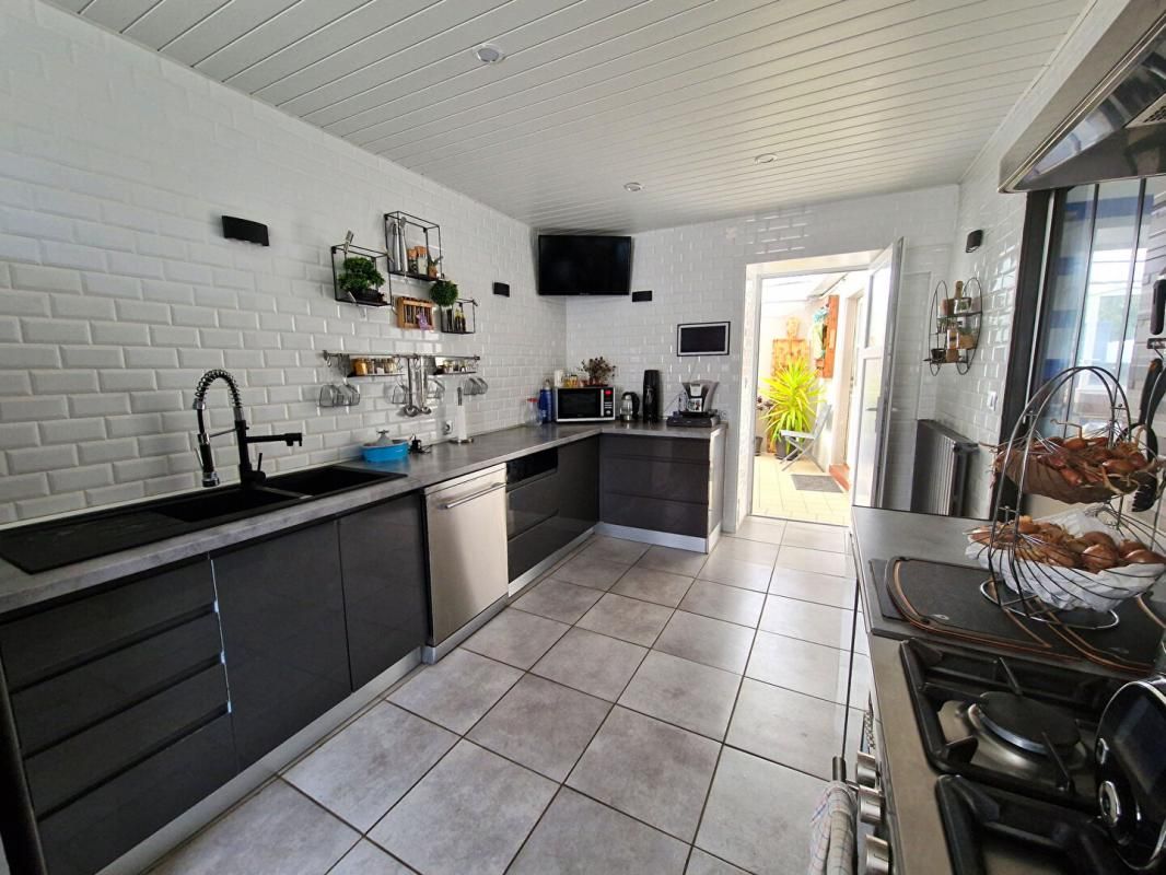 LANMEUR Maison Lanmeur 110 m2 atelier garage et dépendance 4