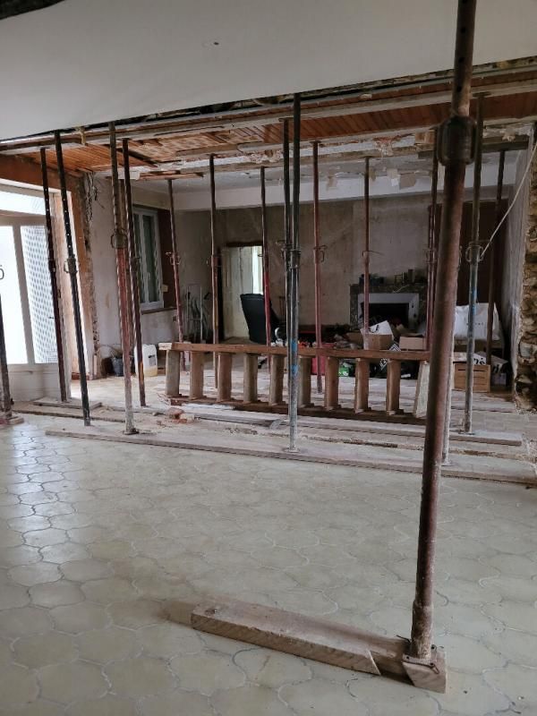 CHAOURCE MAISON DE CARACTERE A FINIR DE RENOVER AVEC TERRAIN DIVISIBLE 2