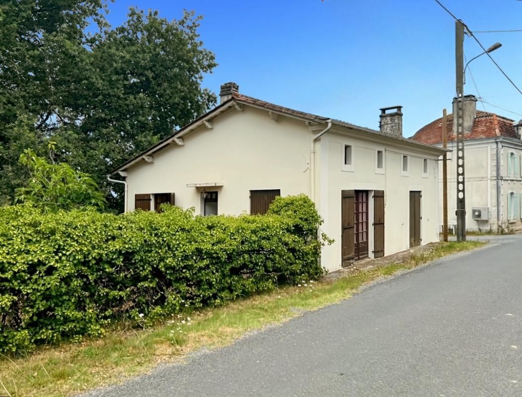 MONTPON-MENESTEROL Maison de bourg de 90 m² 2