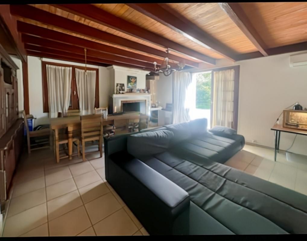 MONTPON-MENESTEROL Maison de bourg de 90 m² 3